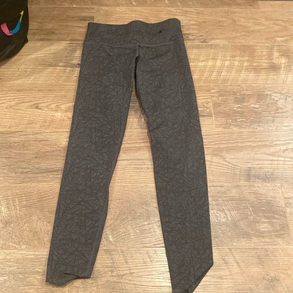 Nancy Rose Performance Women’s Capri Leggings Size 4